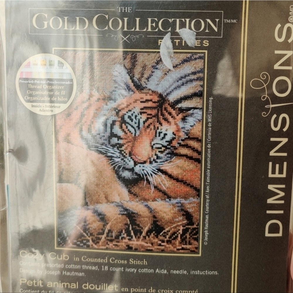 Dimensions Gold Collection Petites in Counted Cross Stitch Kit  Cozy Cub